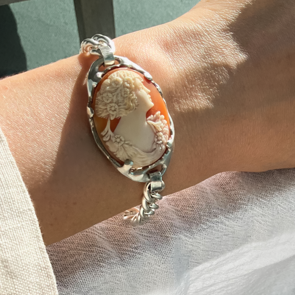 Cameo ID Bracelet in Silver